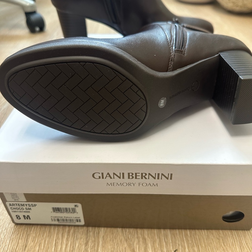 Giani Bernini Brown Leather Ankle Booties - Picture 3 of 5